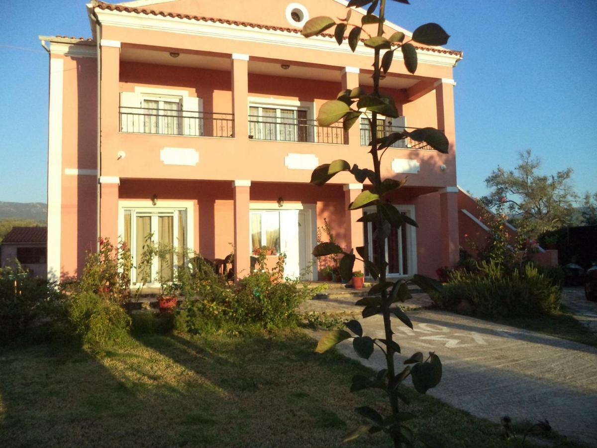 Karoubis Studio Kavallouri Ngoại thất bức ảnh